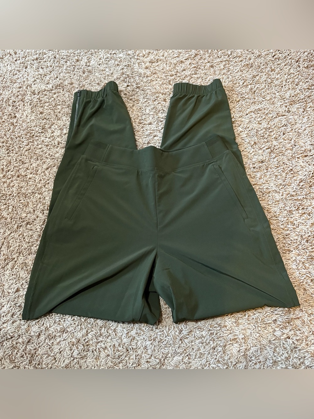 Athleta Brooklyn Heights joggers olive green women’s size 8 tall